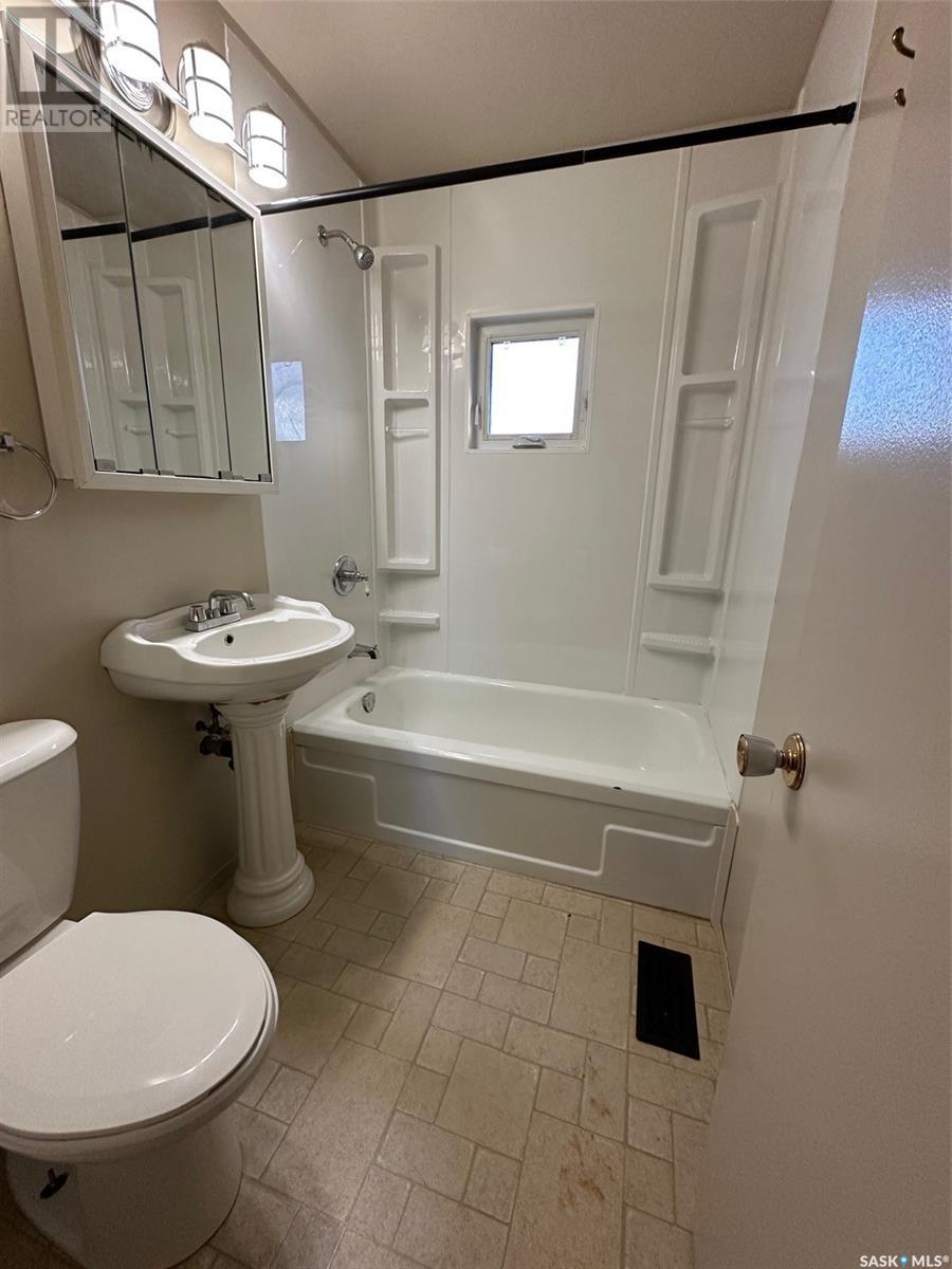 914 George Street, Estevan, Saskatchewan  S4A 1M6 - Photo 12 - SK999363