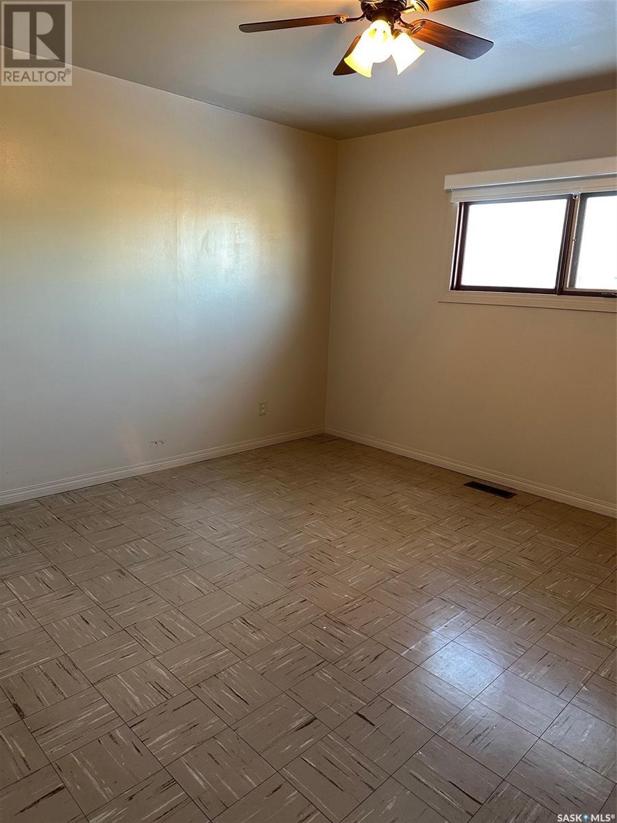 914 George Street, Estevan, Saskatchewan  S4A 1M6 - Photo 9 - SK999363