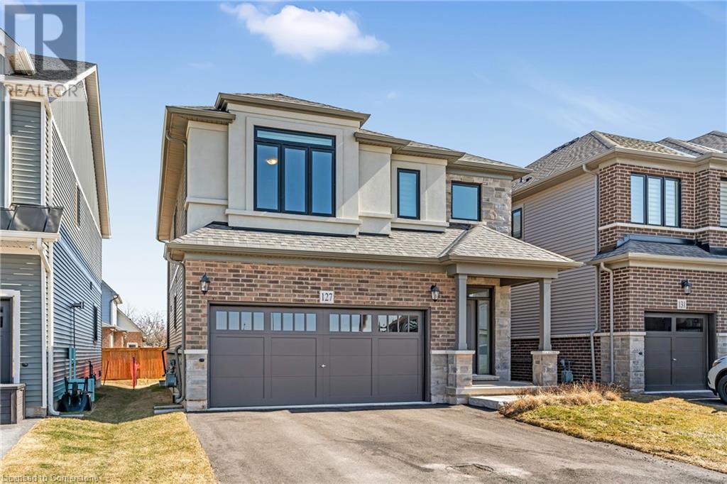 Property at 127 STARFIRE Crescent image 2