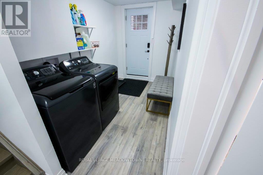 10 Mottistone Court, Brantford, Ontario  N3R 6L1 - Photo 5 - X12034131