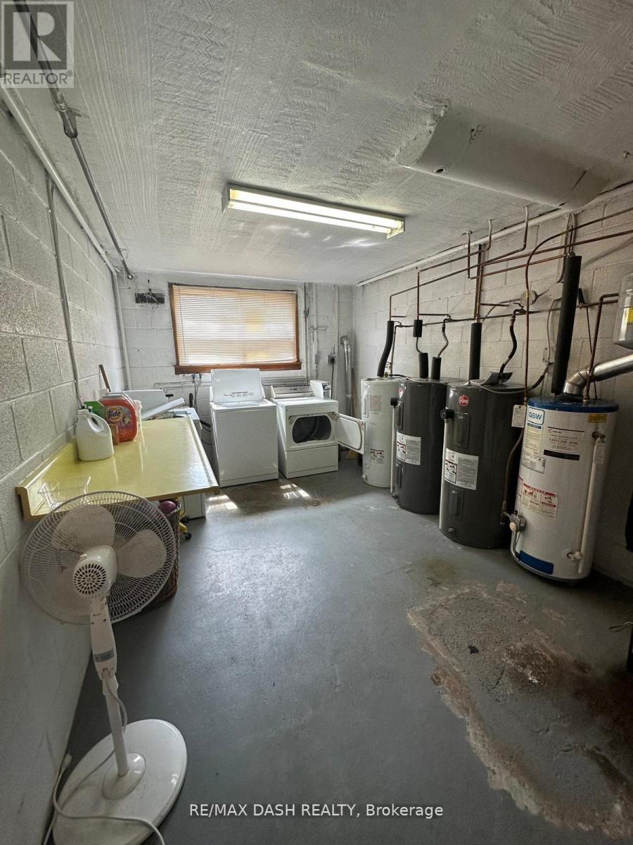8 Nineteenth Street, Toronto (New Toronto), Ontario  M8V 3L3 - Photo 9 - W12034072