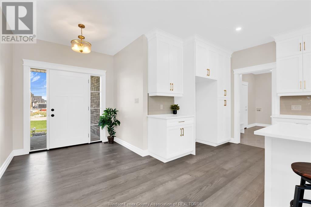 Property at 302 BLAKE image 5