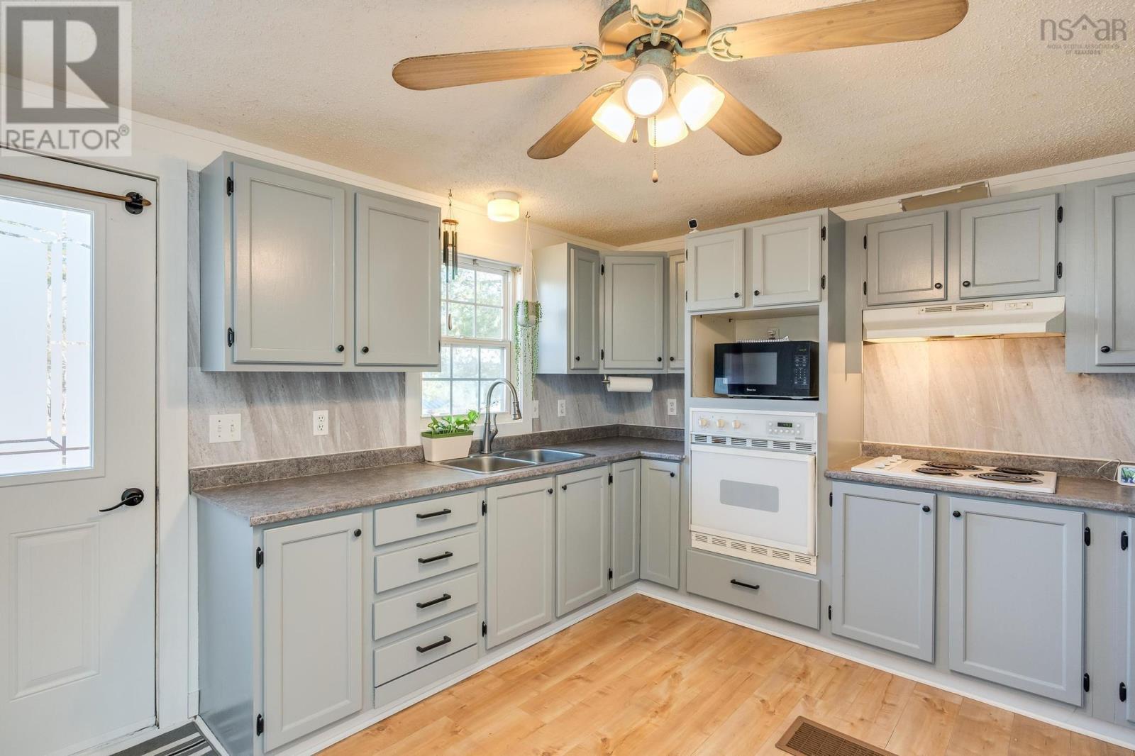 1124 New Road, Aylesford, Nova Scotia  B0P 1C0 - Photo 2 - 202505508