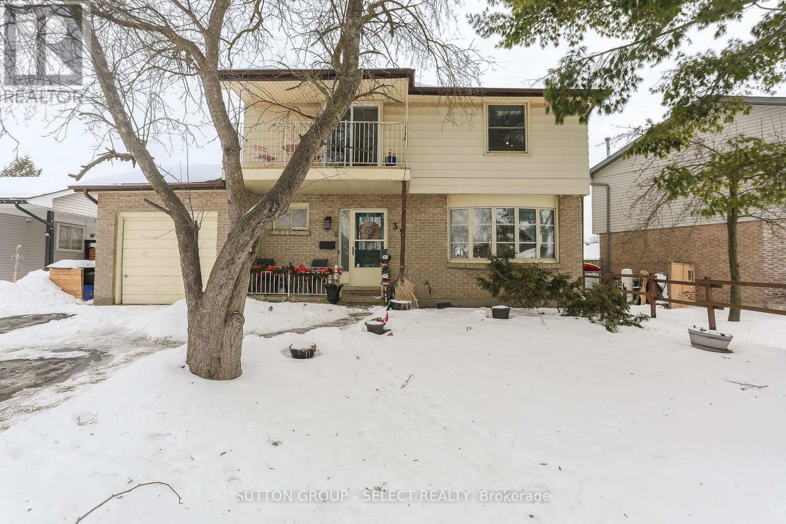 39 Archer Crescent