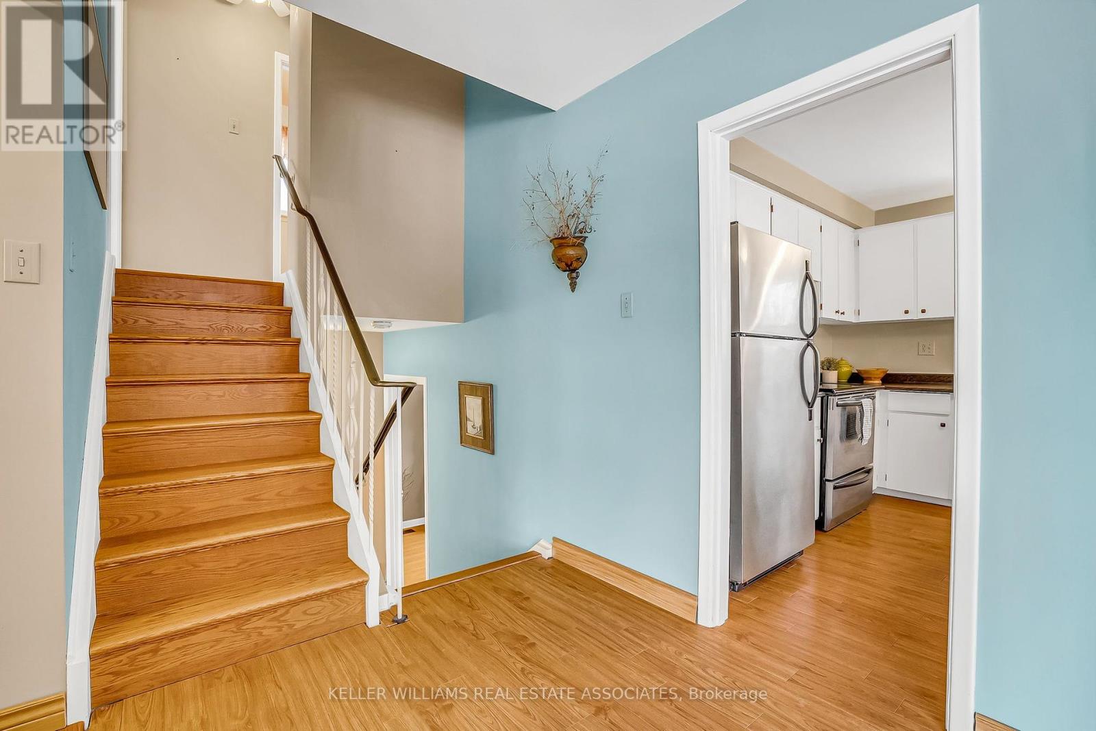 1413 Ludbrook Court, Mississauga, Ontario  L5J 3P2 - Photo 5 - W11966950