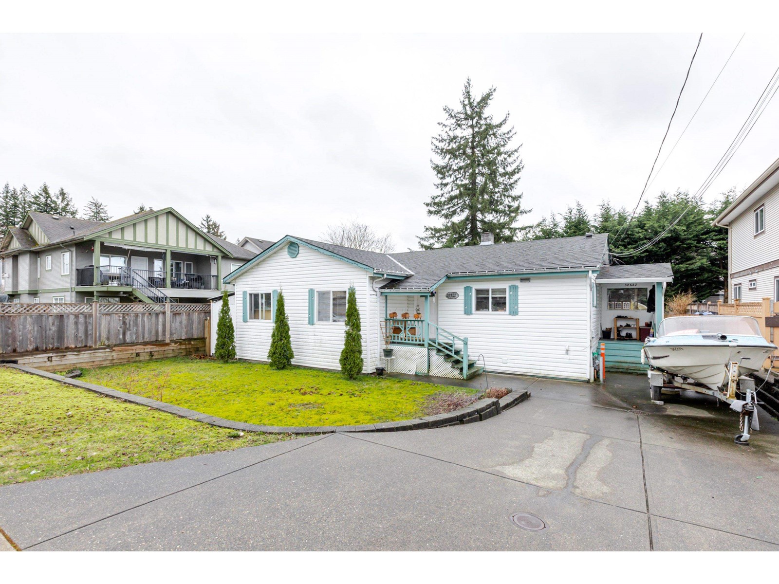 Property at 32622 EGGLESTONE AVENUE image 2