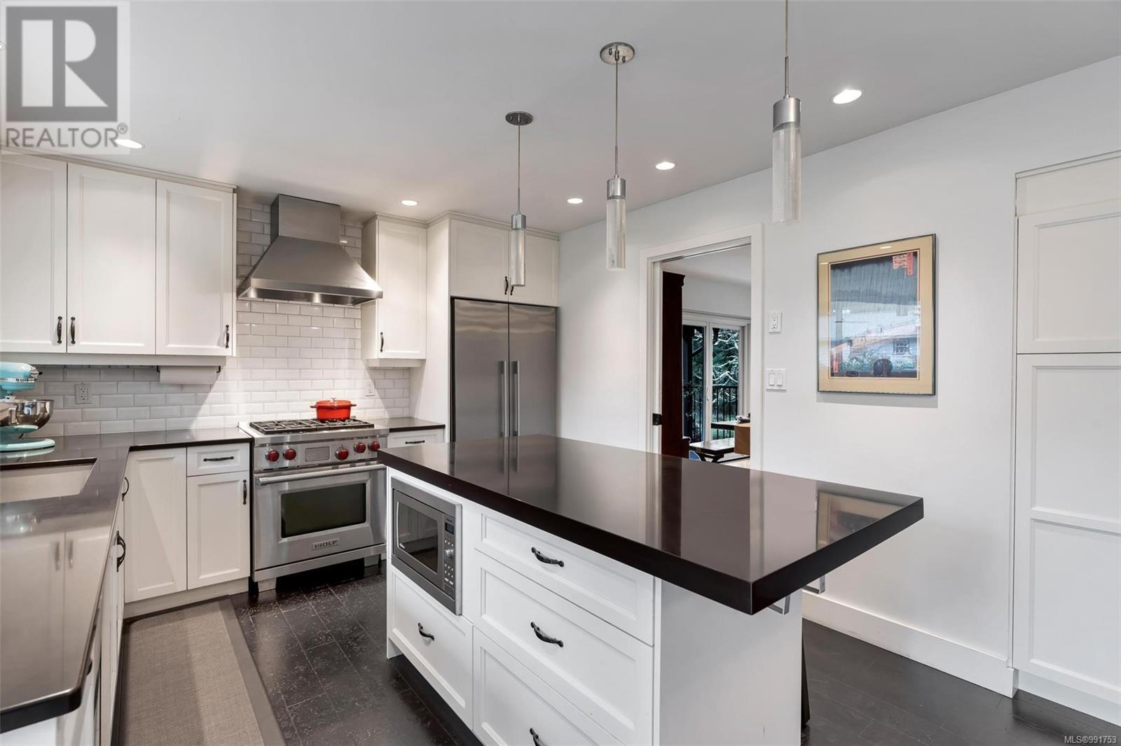 2901 Sea Point Dr, Saanich real estate listing 991753 for sale