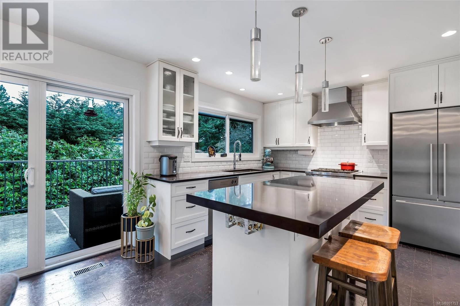 2901 Sea Point Dr, Saanich real estate listing 991753 for sale
