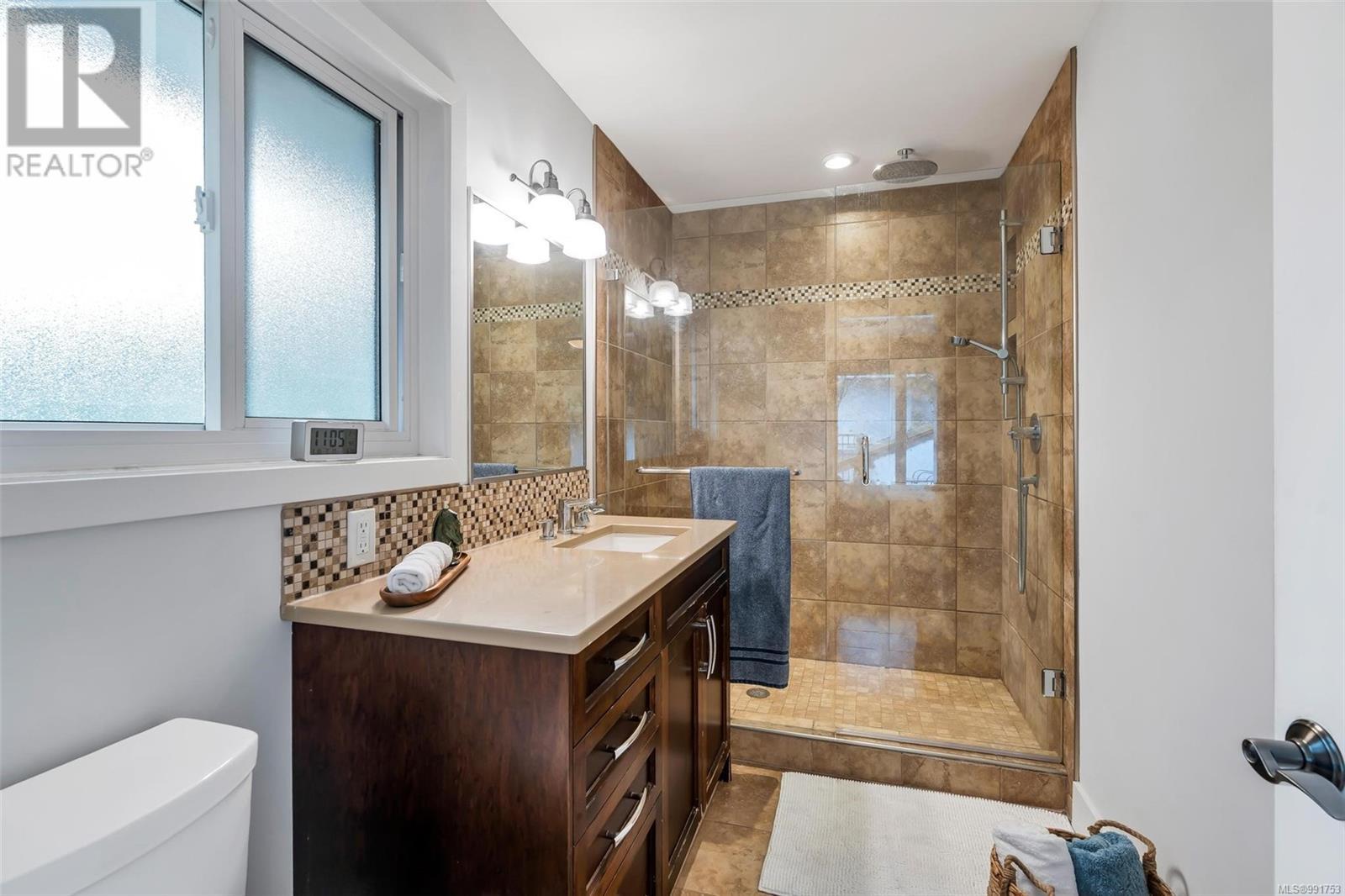 2901 Sea Point Dr, Saanich real estate listing 991753 for sale