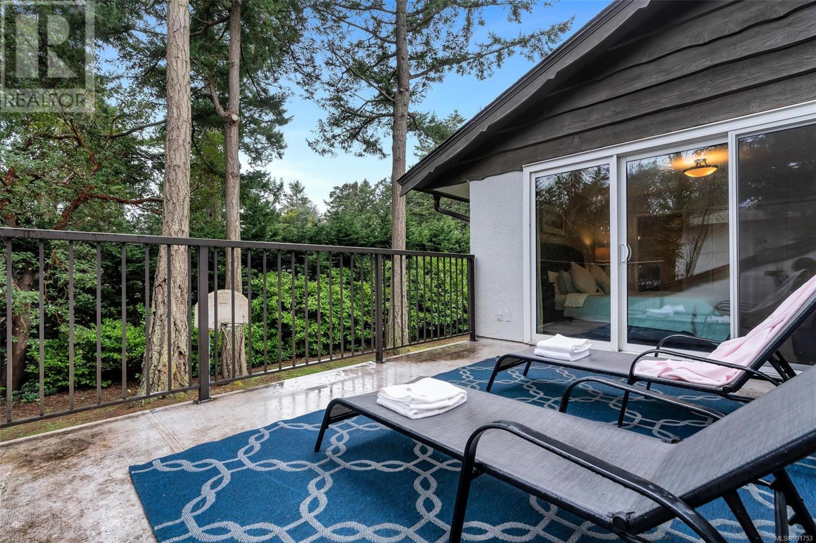 2901 Sea Point Dr, Saanich real estate listing 991753 for sale