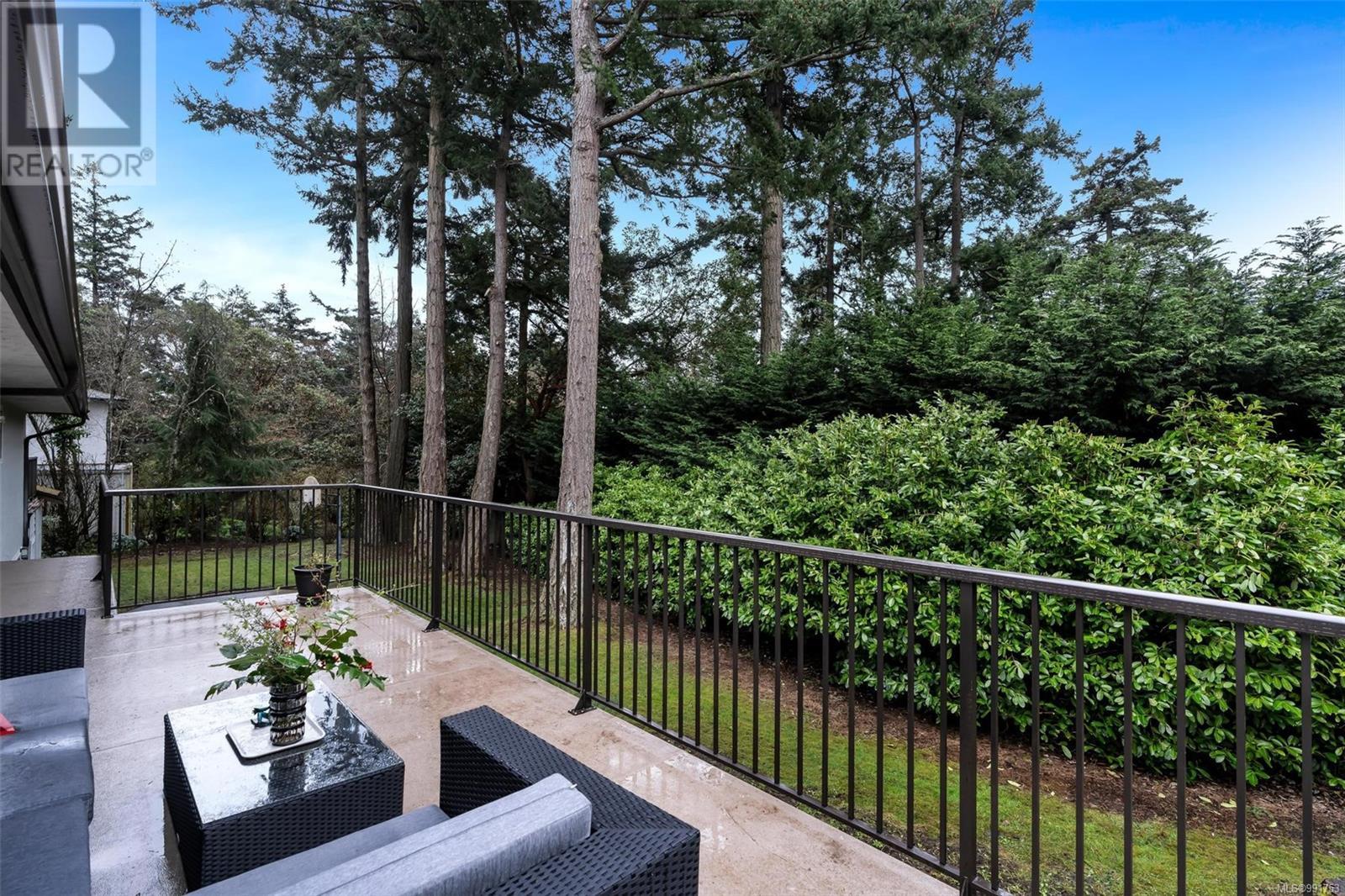 2901 Sea Point Dr, Saanich real estate listing 991753 for sale