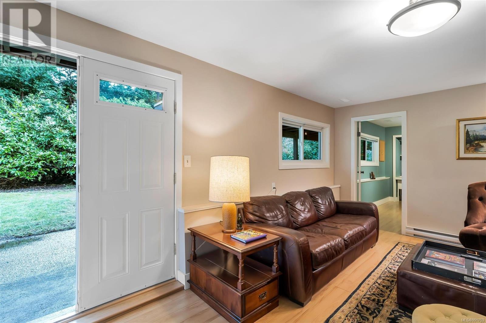 2901 Sea Point Dr, Saanich real estate listing 991753 for sale