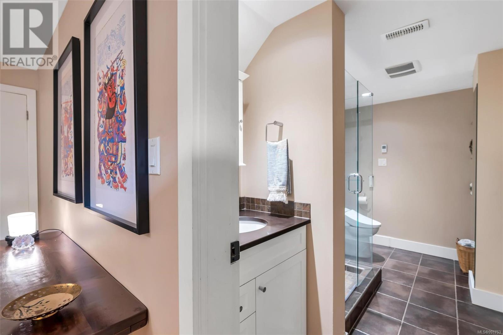 2901 Sea Point Dr, Saanich real estate listing 991753 for sale