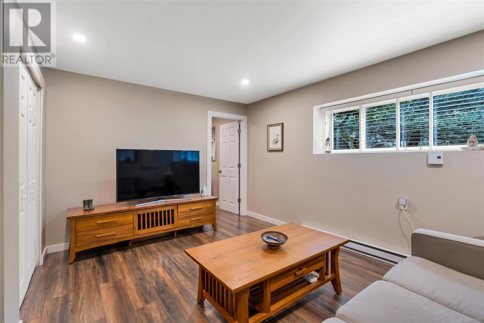 2901 Sea Point Dr, Saanich real estate listing 991753 for sale