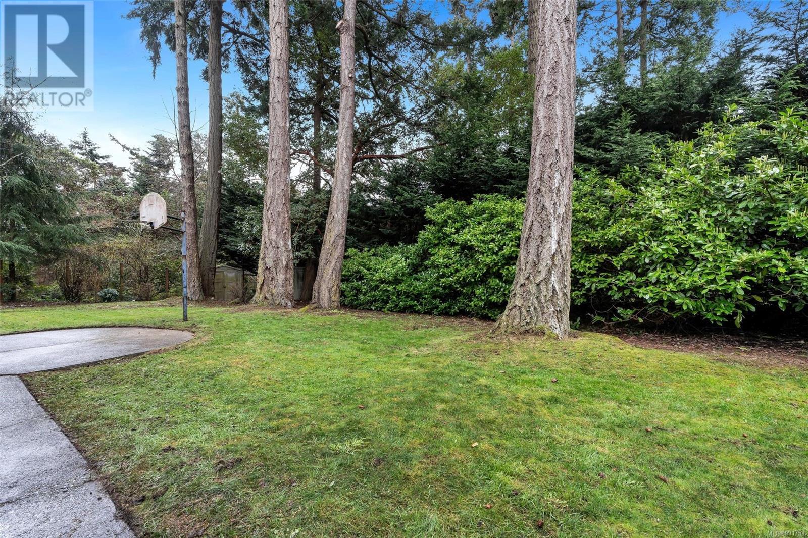 2901 Sea Point Dr, Saanich real estate listing 991753 for sale