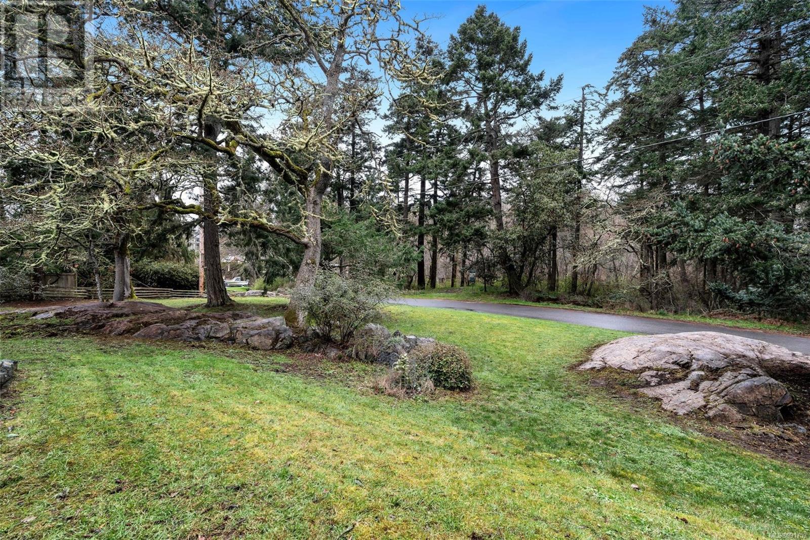 2901 Sea Point Dr, Saanich real estate listing 991753 for sale