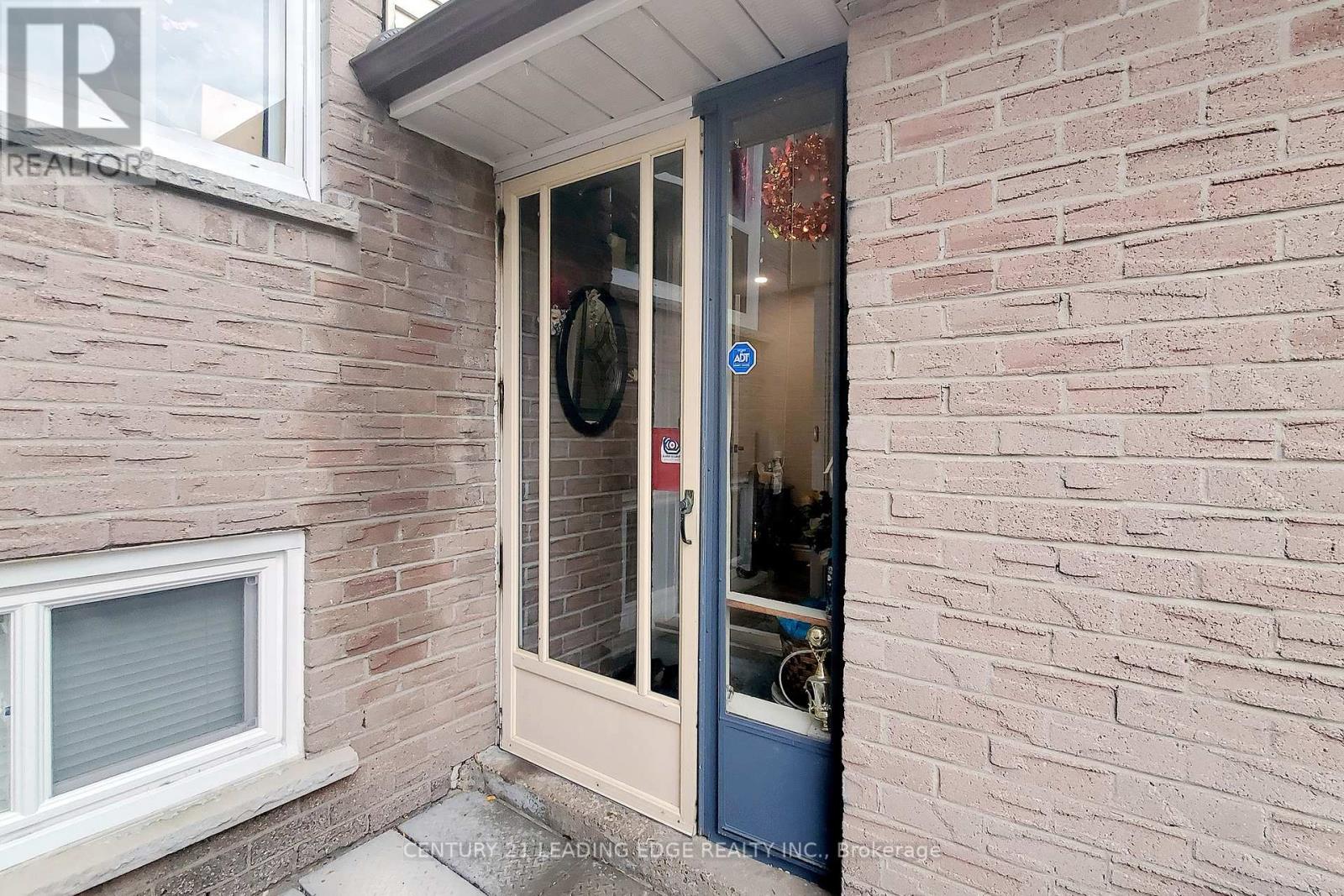 Property at 28 SCOTNEY GROVE image 4