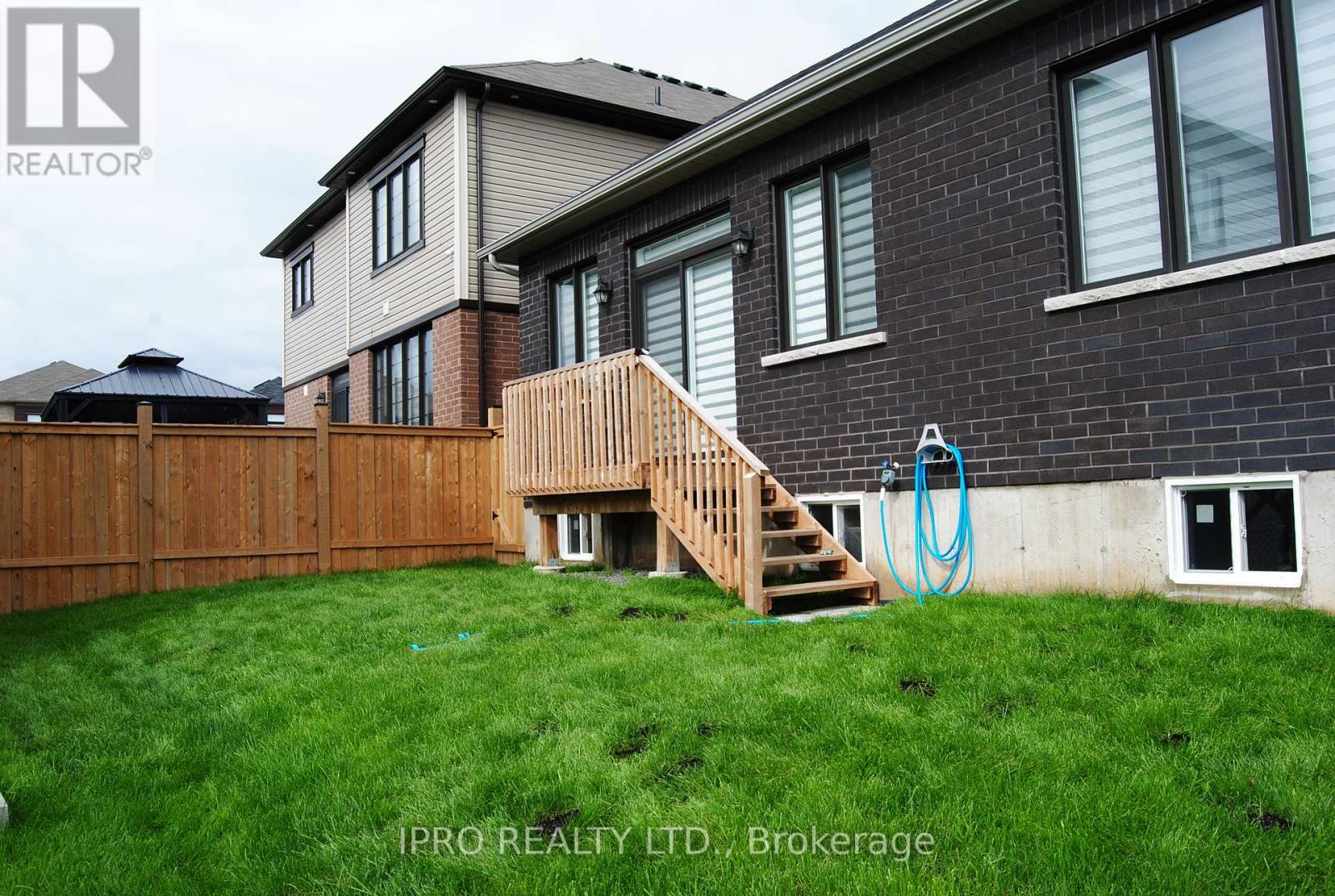 178 Athens Street, Haldimand, Ontario  N0A 1H0 - Photo 39 - X12034279