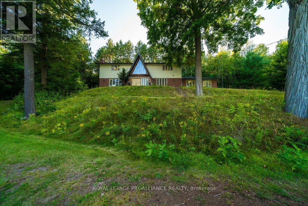 17100 Highway 41, Addington Highlands (62 - Addington Highlands), Ontario  K0H 1K0 - Photo 3 - X12034401