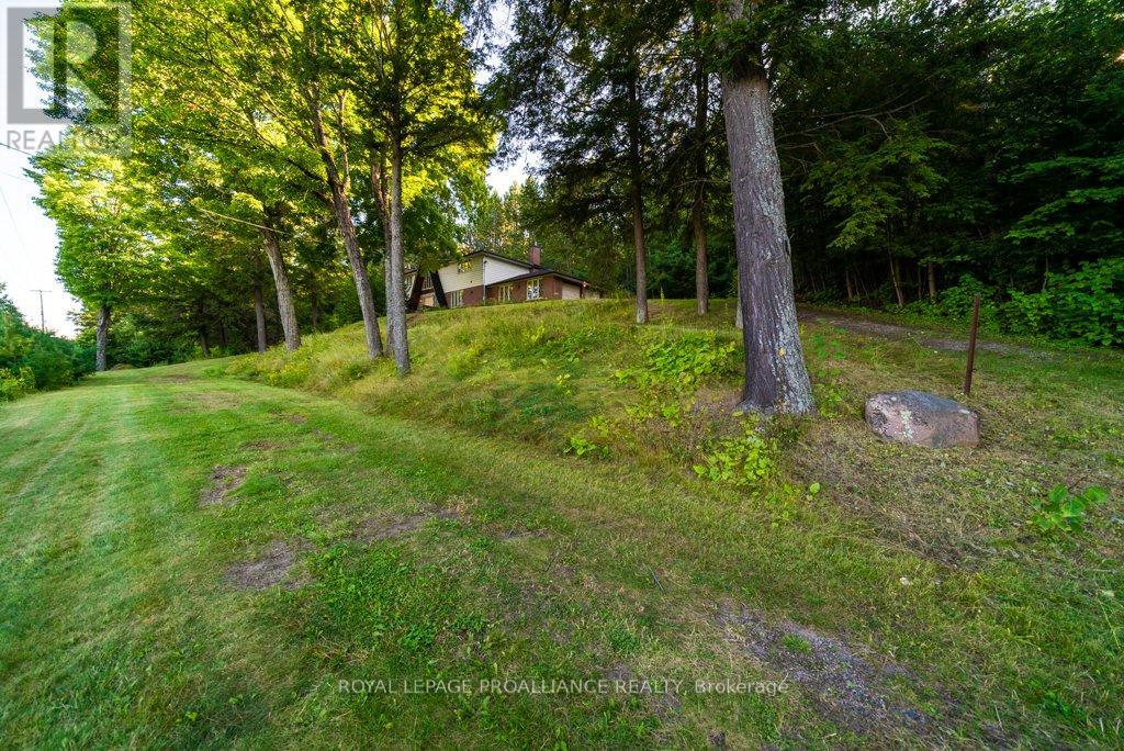 17100 Highway 41, Addington Highlands (62 - Addington Highlands), Ontario  K0H 1K0 - Photo 4 - X12034401