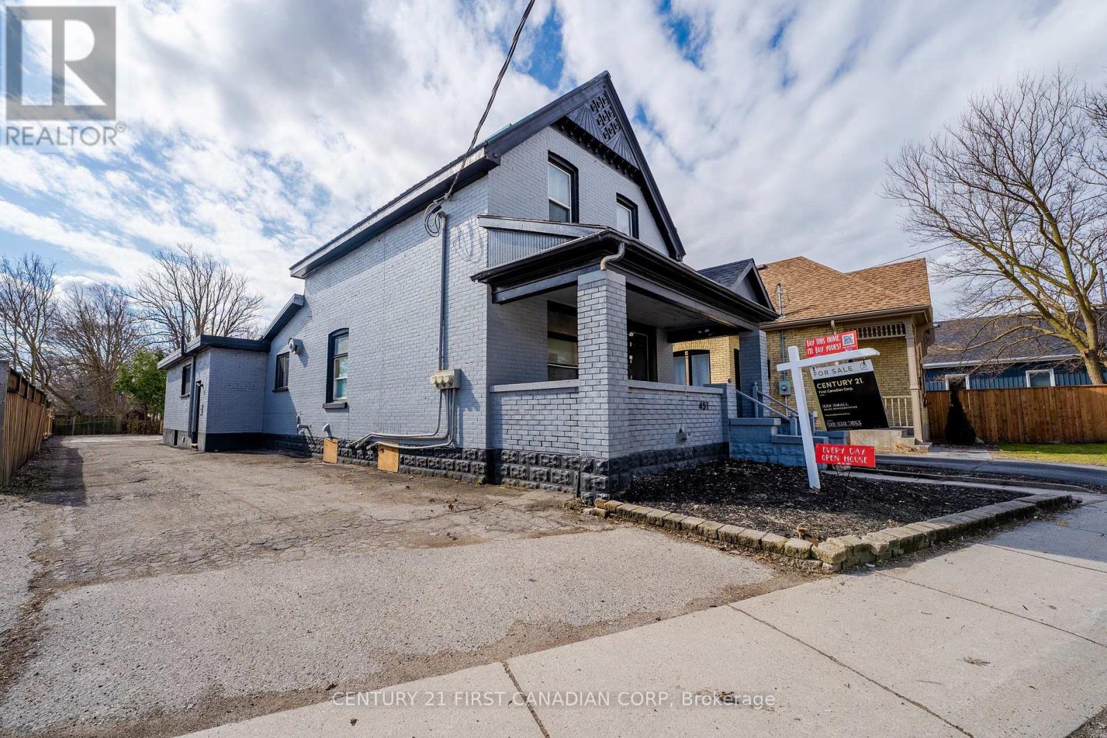 451 Hamilton Road, London East, Ontario  N5Z 1S2 - Photo 2 - X12034414