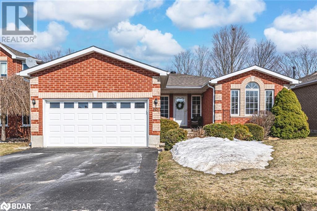 <h3>$899,900</h3><p>94 Crompton Drive, Barrie, Ontario</p>