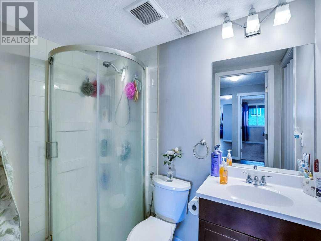2450 Baysprings Link Sw, Airdrie, Alberta  T4B 3V2 - Photo 37 - A2191822
