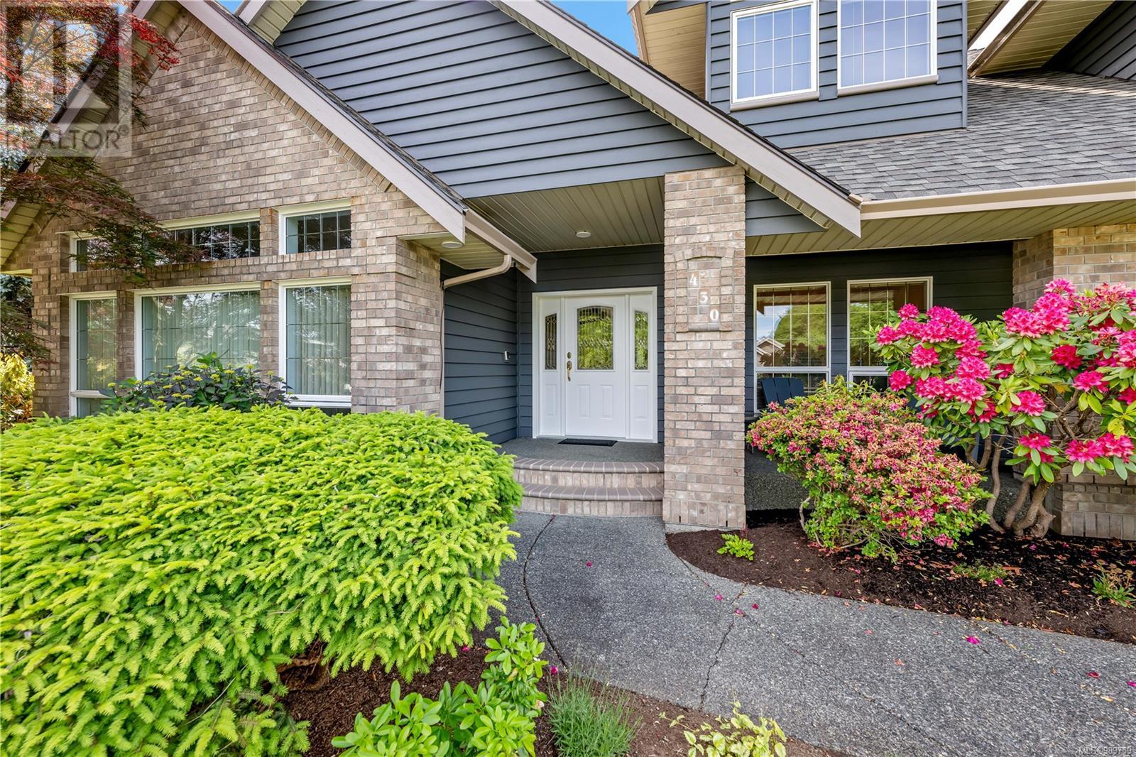 Property at 430 Country Aire Dr image 4