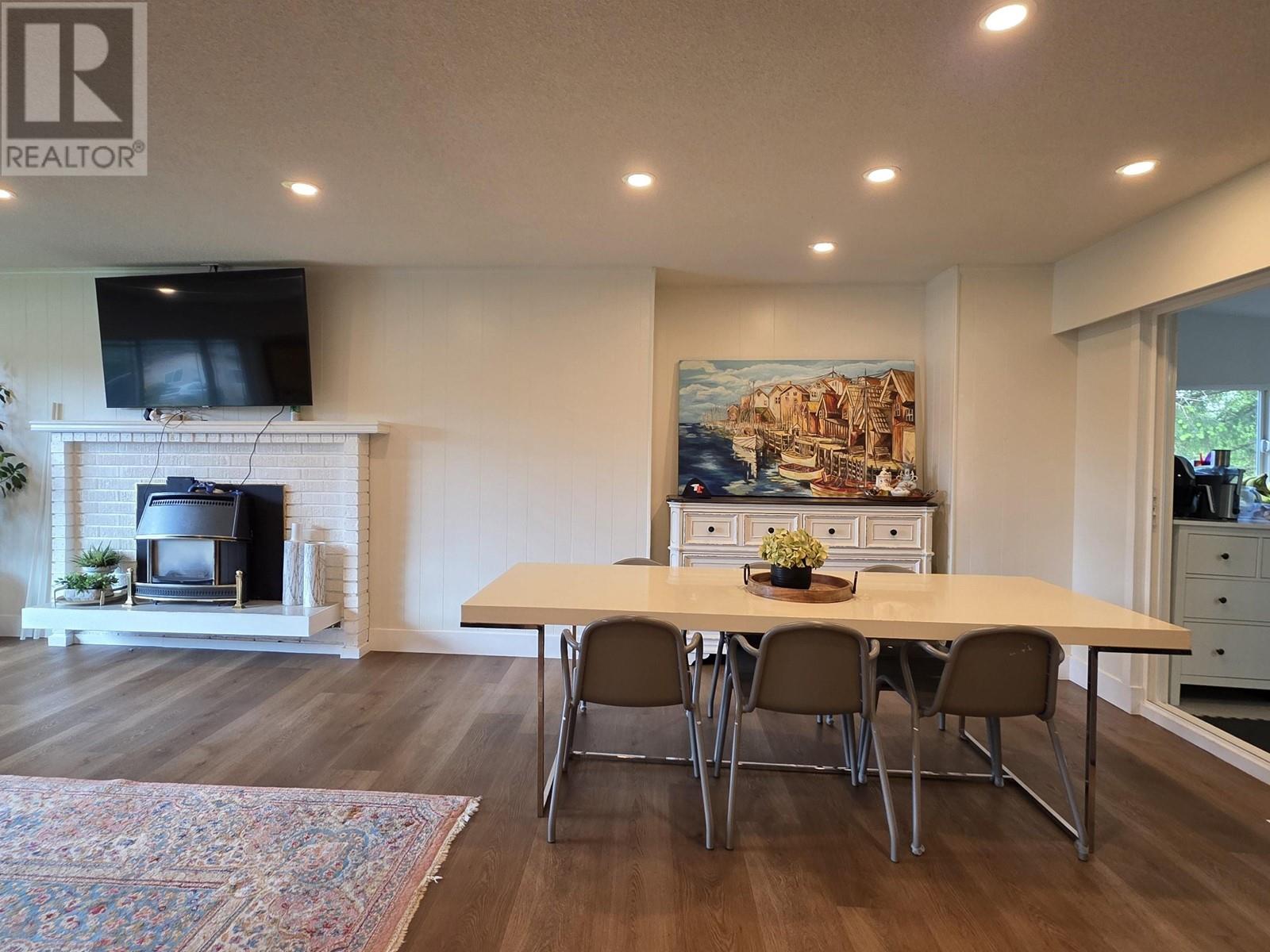 3796 St. Thomas Street, Port Coquitlam, British Columbia  V3B 2Z5 - Photo 1 - R2961051
