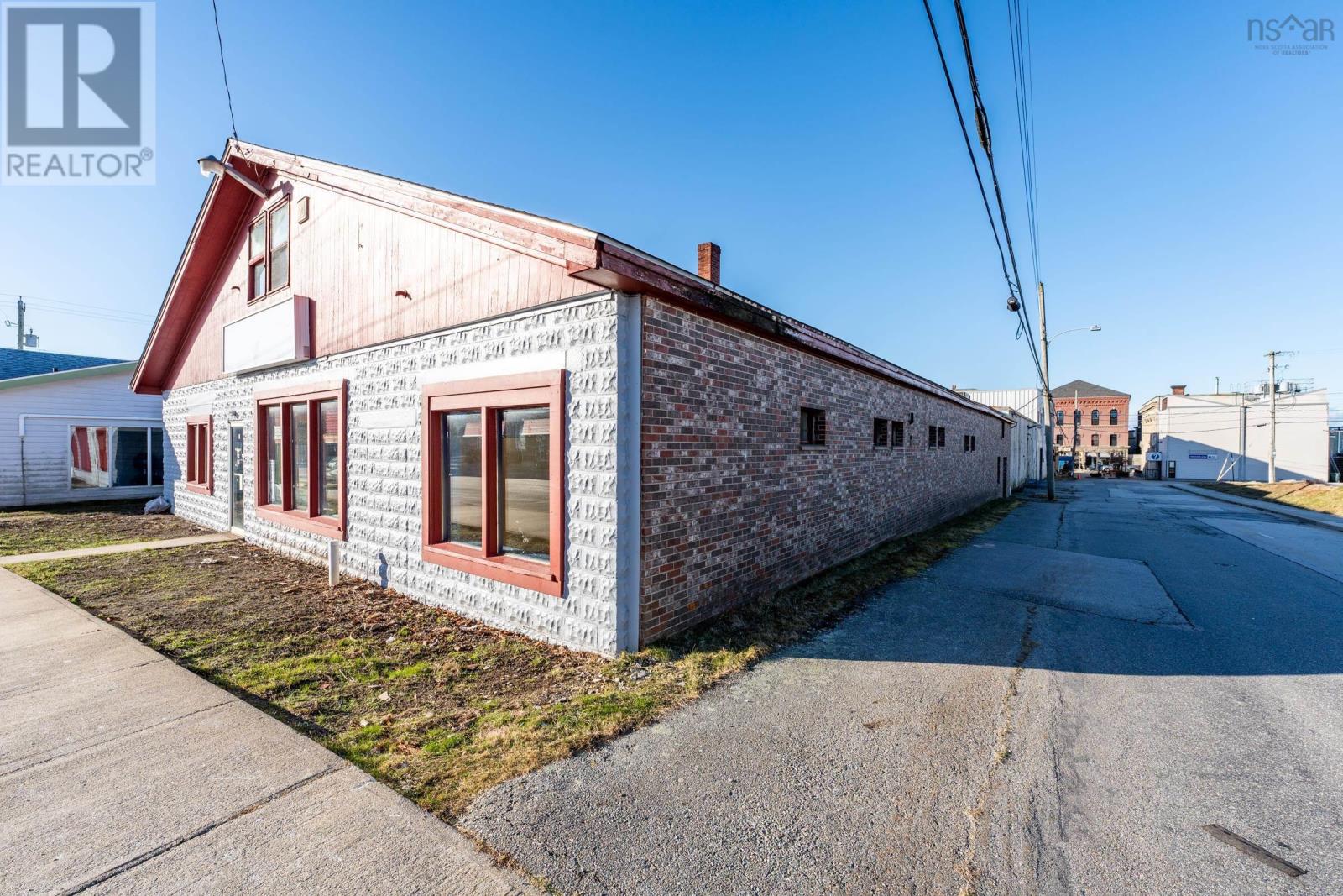 2 Second & Alma Street, Yarmouth, Nova Scotia  B5A 1T2 - Photo 4 - 202505516