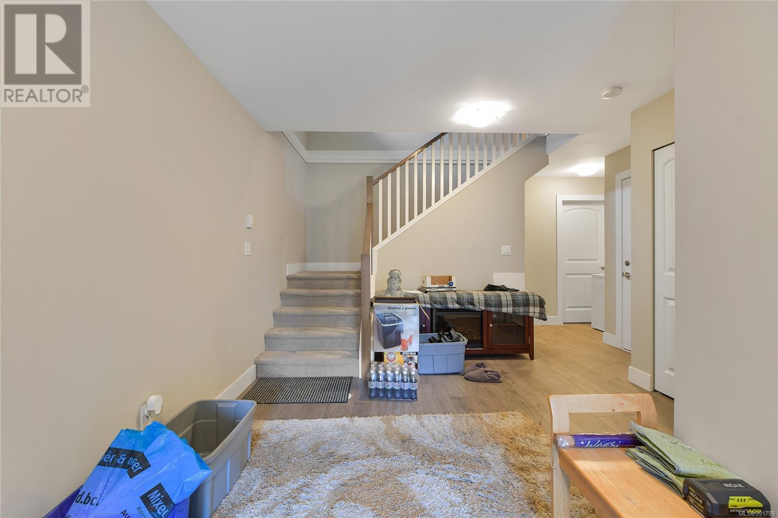 Property at 1032 Jenkins Ave image 5