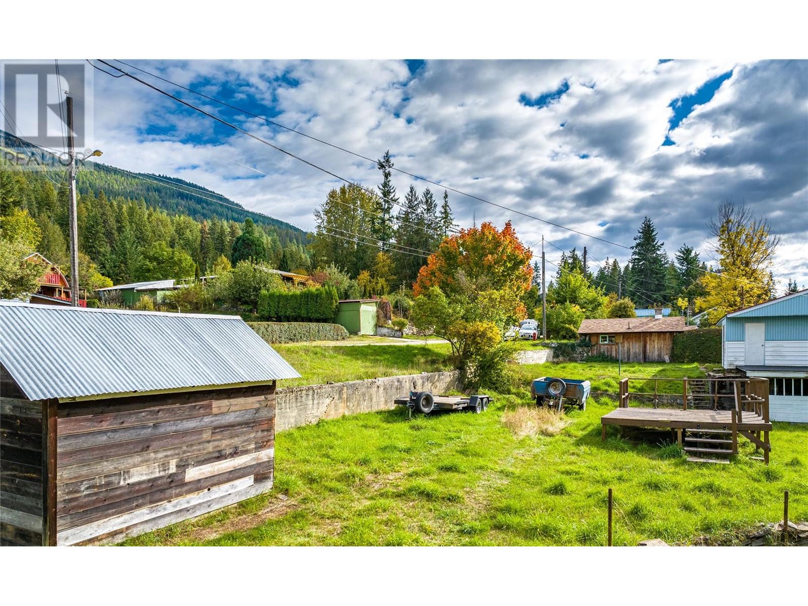 1537 Russel Avenue, Riondel, British Columbia  V0B 2B0 - Photo 2 - 10340061