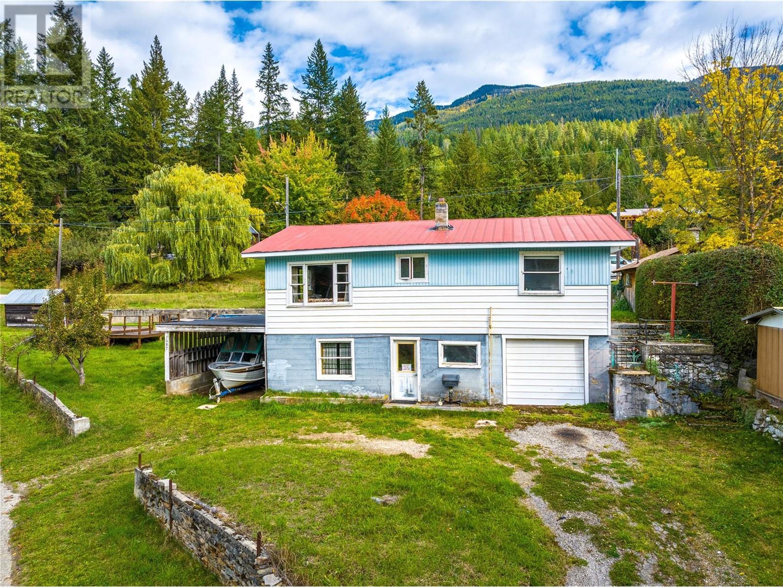 1537 Russel Avenue, Riondel, British Columbia  V0B 2B0 - Photo 4 - 10340061