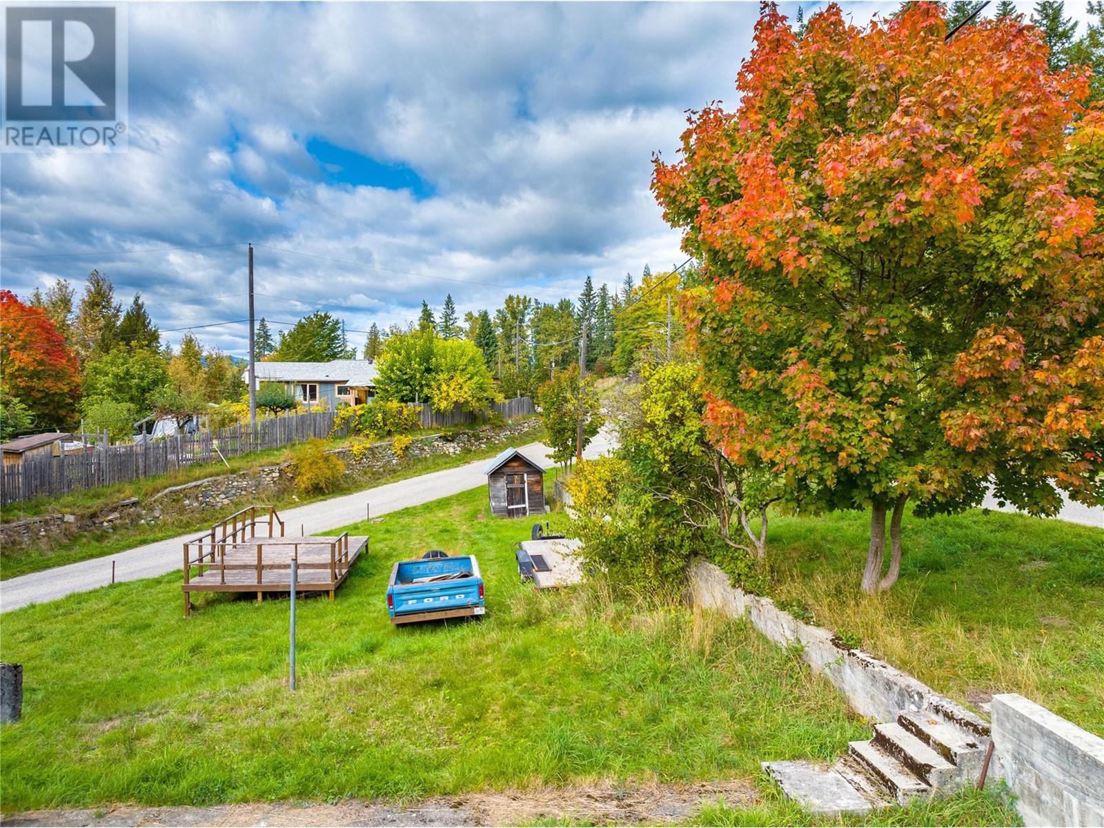 1537 Russel Avenue, Riondel, British Columbia  V0B 2B0 - Photo 7 - 10340061