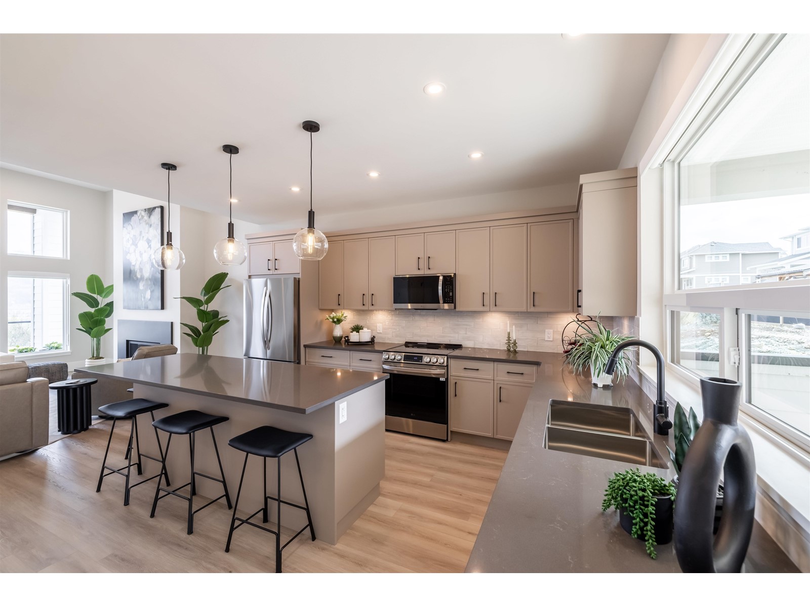 Property at 47256 VALERIE PLACE image 3