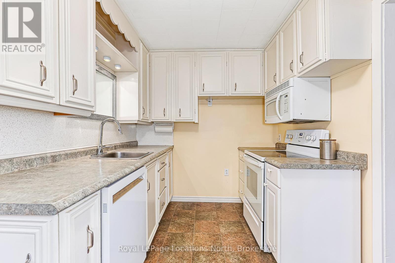 73 Ninth Street, Collingwood, Ontario  L9Y 2G3 - Photo 14 - S12034464
