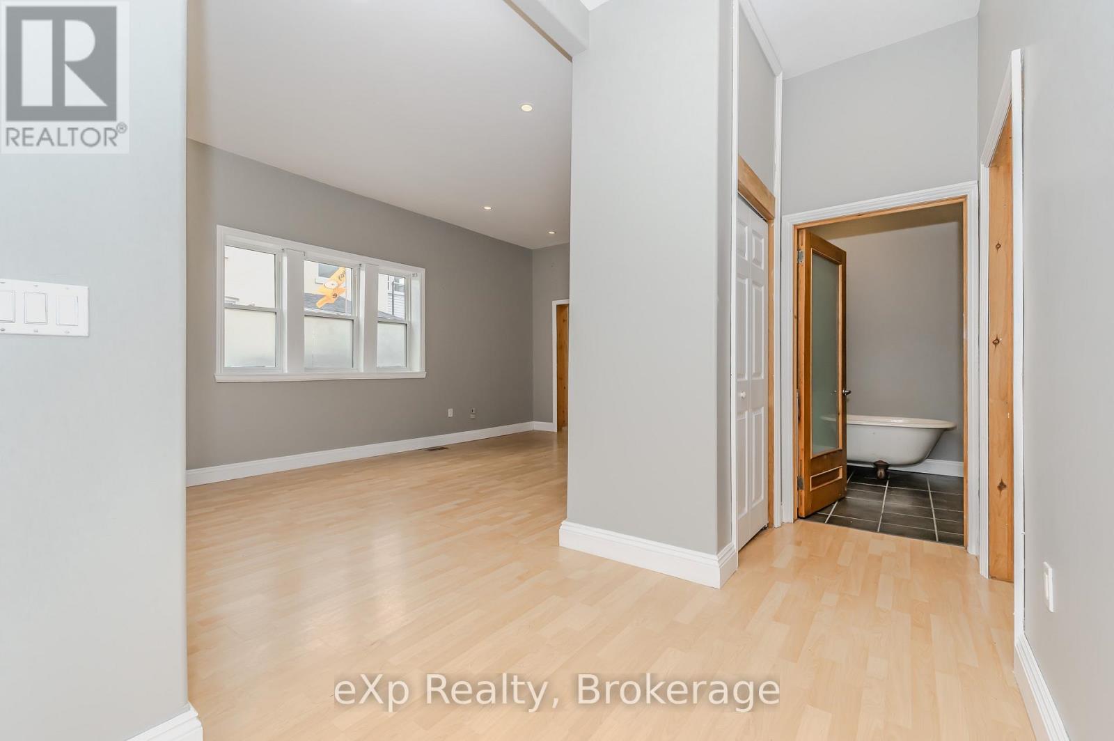 12 Fleet Street, Brantford, Ontario  N3T 3S7 - Photo 10 - X12034490