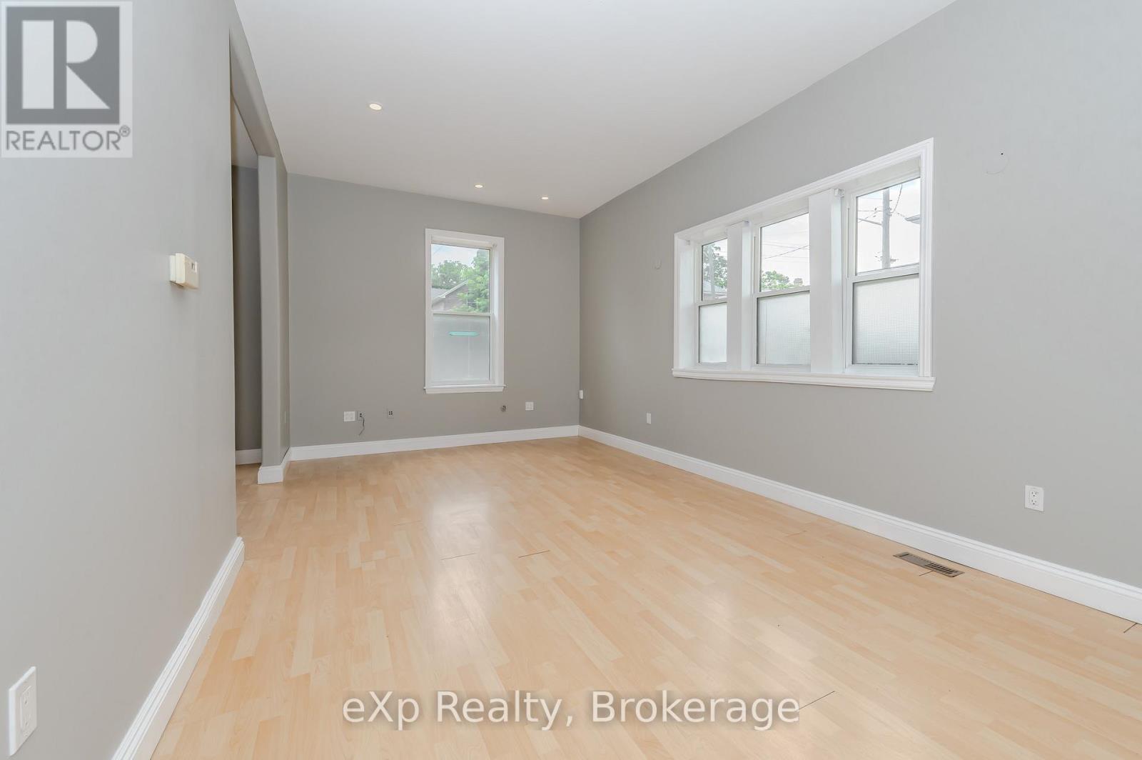 12 Fleet Street, Brantford, Ontario  N3T 3S7 - Photo 12 - X12034490