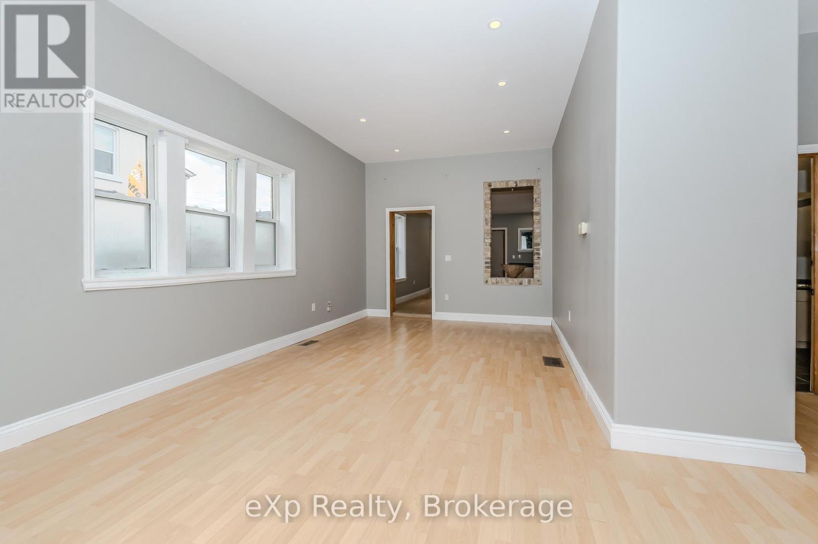 12 Fleet Street, Brantford, Ontario  N3T 3S7 - Photo 13 - X12034490