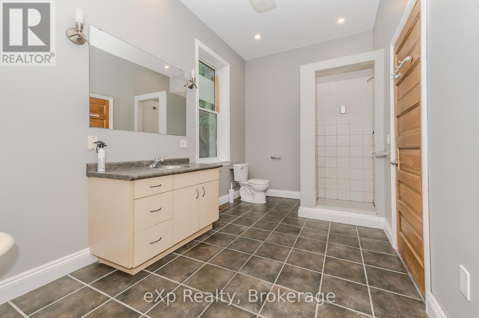 12 Fleet Street, Brantford, Ontario  N3T 3S7 - Photo 26 - X12034490