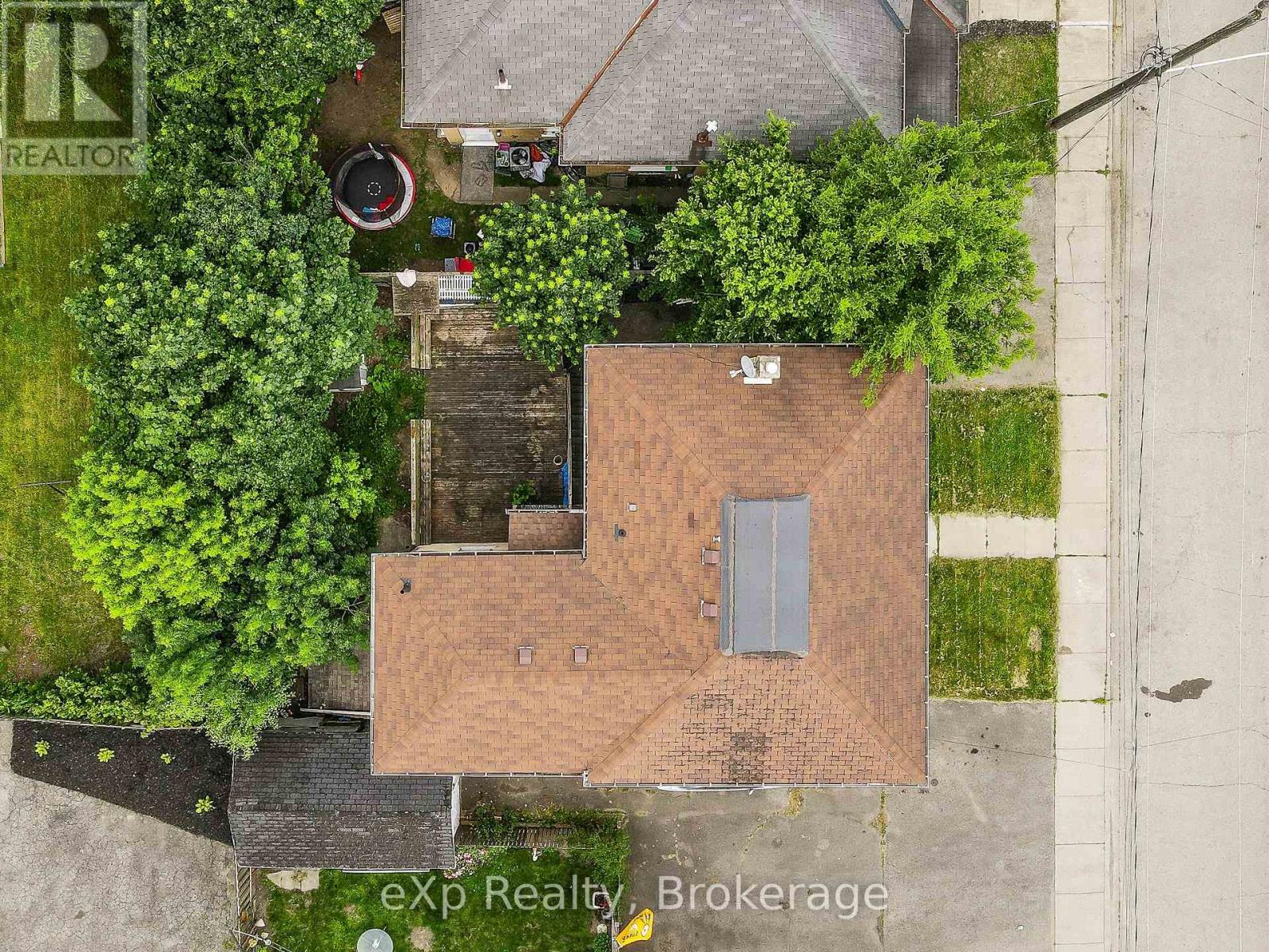 12 Fleet Street, Brantford, Ontario  N3T 3S7 - Photo 3 - X12034490