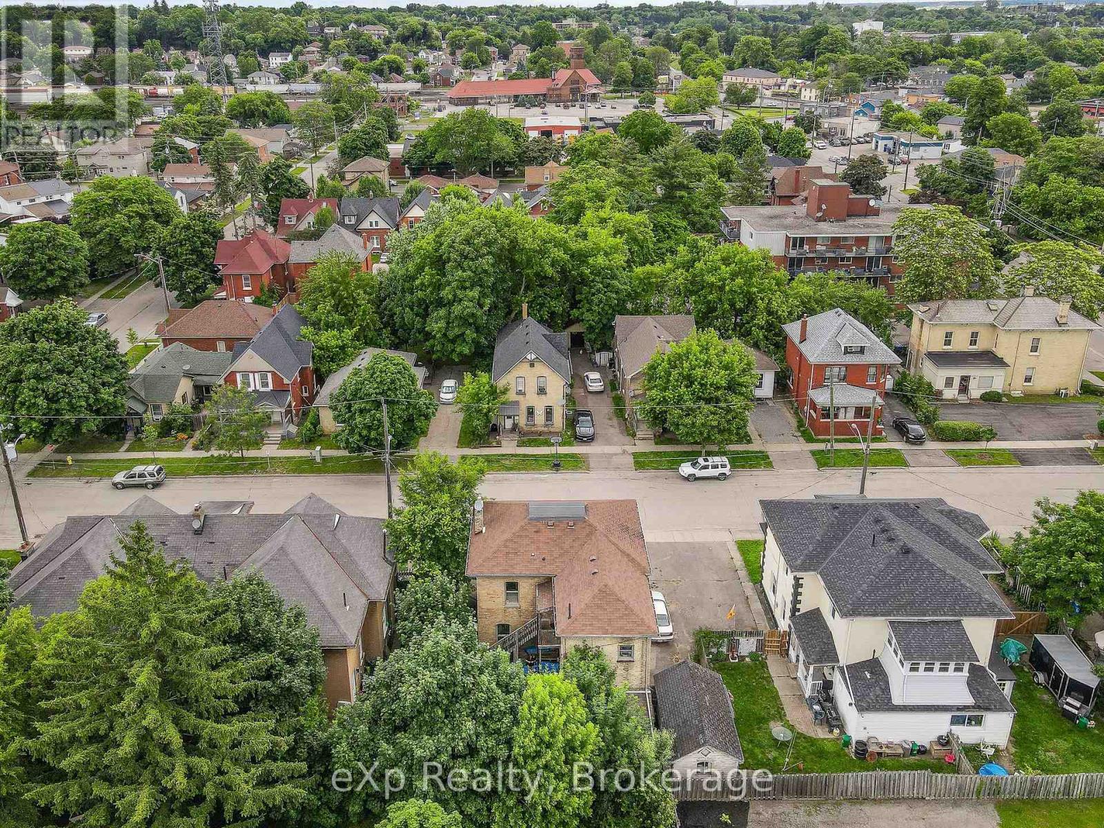 12 Fleet Street, Brantford, Ontario  N3T 3S7 - Photo 4 - X12034490