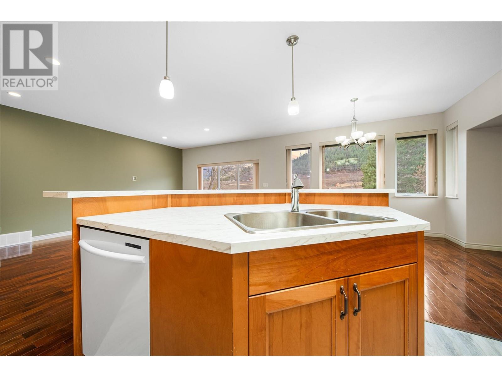 2011 Birch Avenue, Merritt, British Columbia  V1K 1P8 - Photo 26 - 10339842