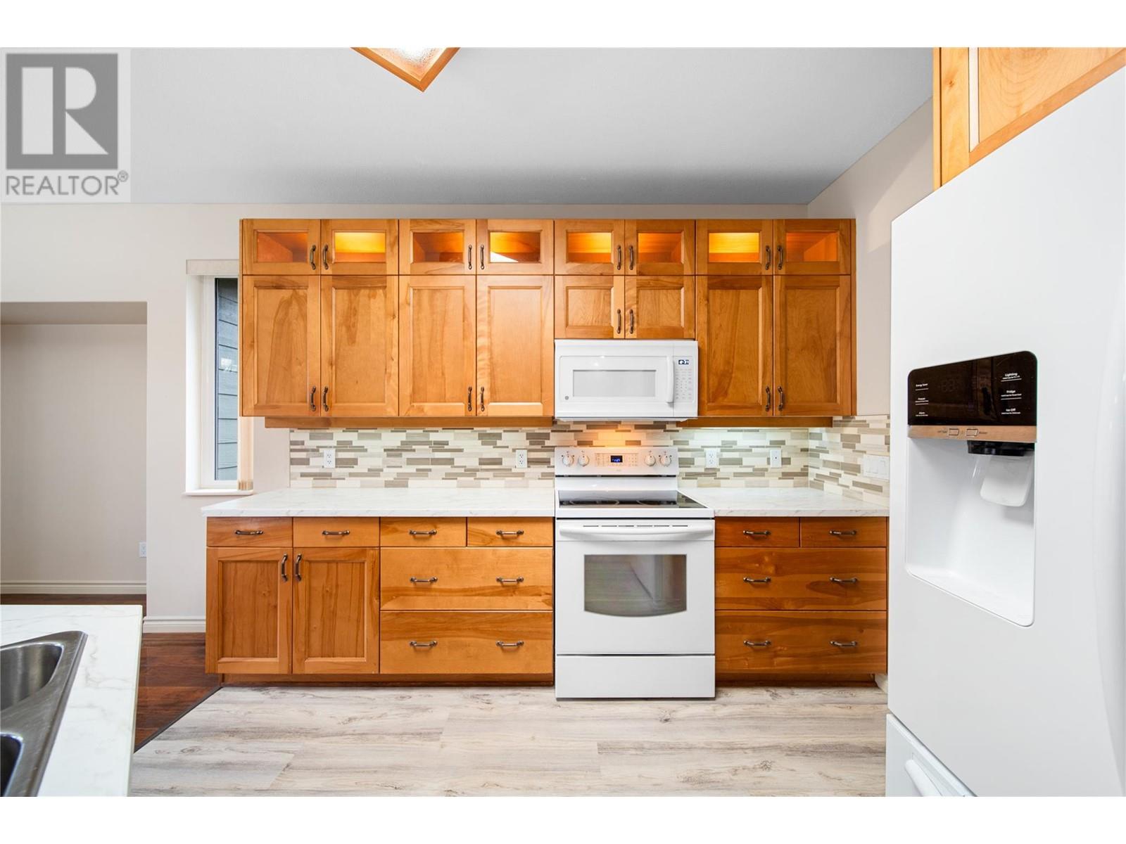 2011 Birch Avenue, Merritt, British Columbia  V1K 1P8 - Photo 28 - 10339842