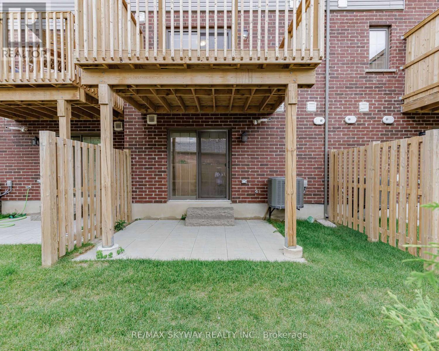 5 - 311 Woolwich Street, Waterloo, Ontario  N2K 0H4 - Photo 4 - X12034446