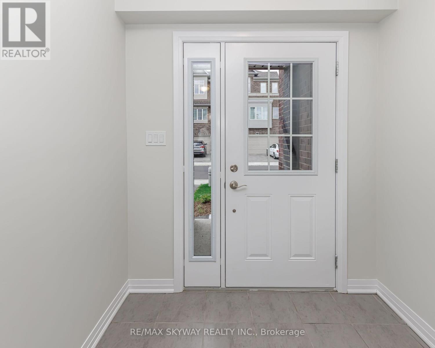 5 - 311 Woolwich Street, Waterloo, Ontario  N2K 0H4 - Photo 6 - X12034446