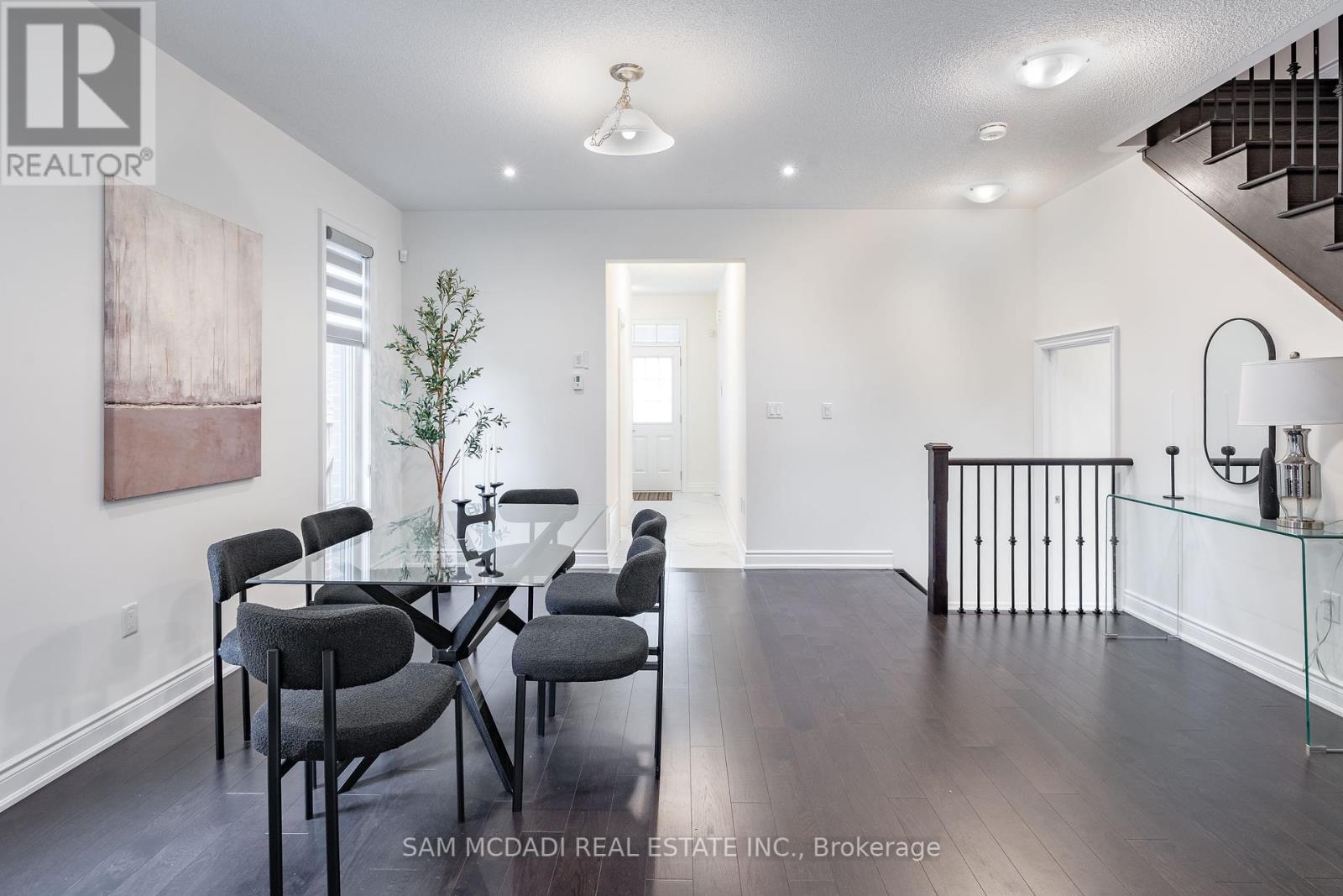 56 Workgreen Park Way, Brampton, Ontario  L6Y 0E4 - Photo 2 - W12034540