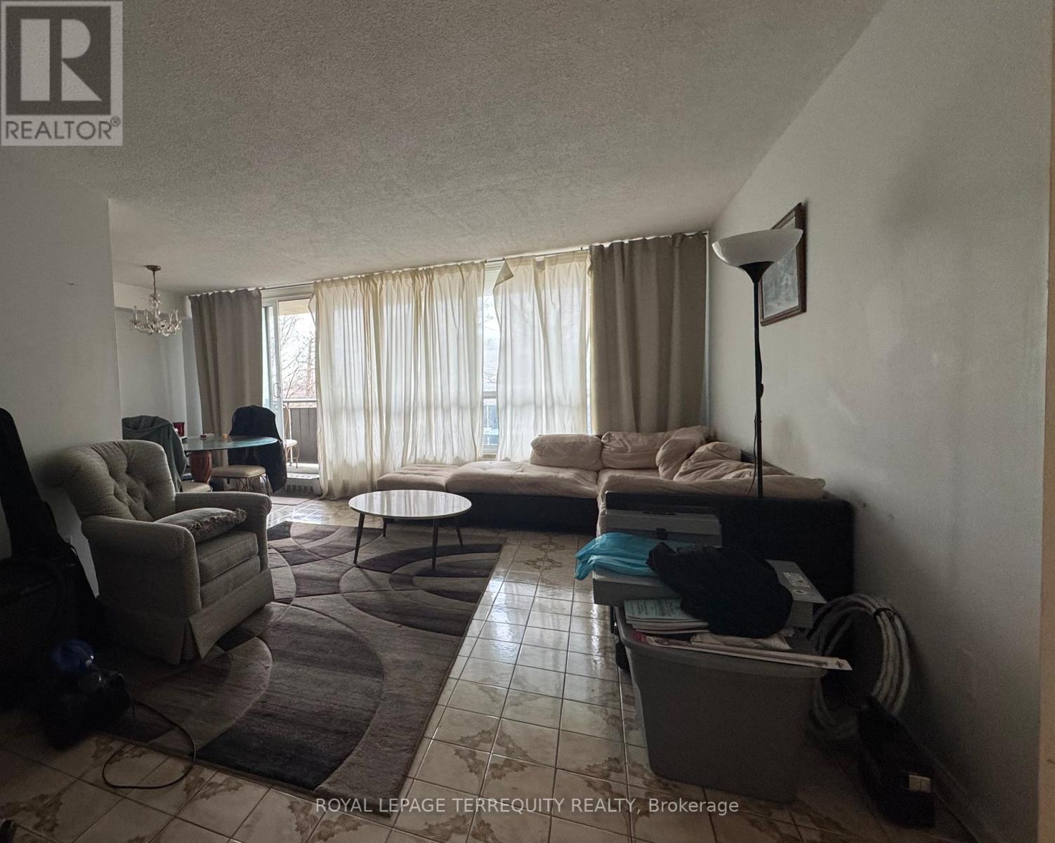 Property at 409 - 15 LONDON GREEN COURT image 4