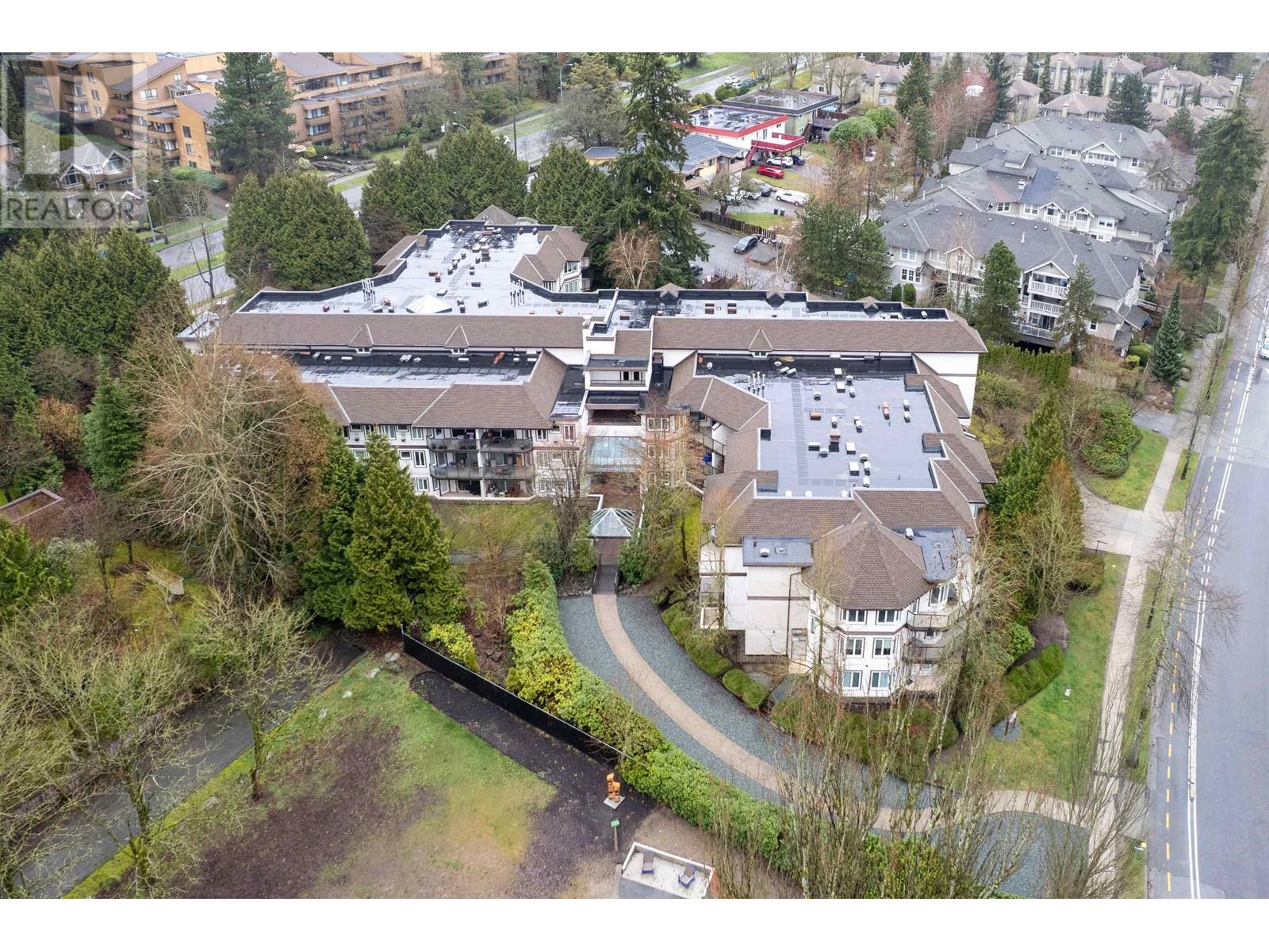 Listing Picture 21 of 23 : 301 7139 18 AVENUE, Burnaby / 本拿比 - 魯藝地產 Yvonne Lu Group - MLS Medallion Club Member