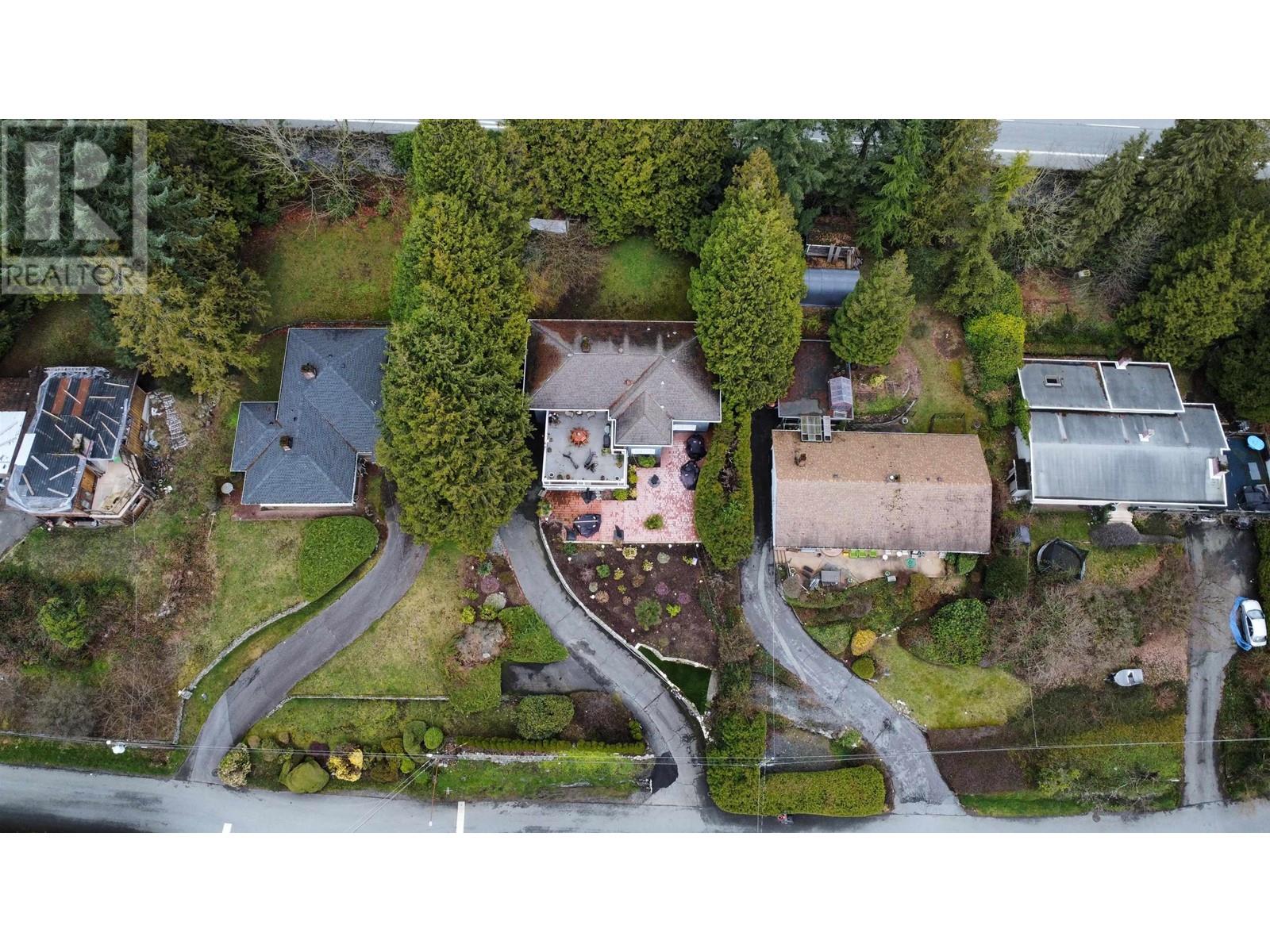 1249 Nepal Crescent, West Vancouver, British Columbia  V7T 2H4 - Photo 3 - R2980665